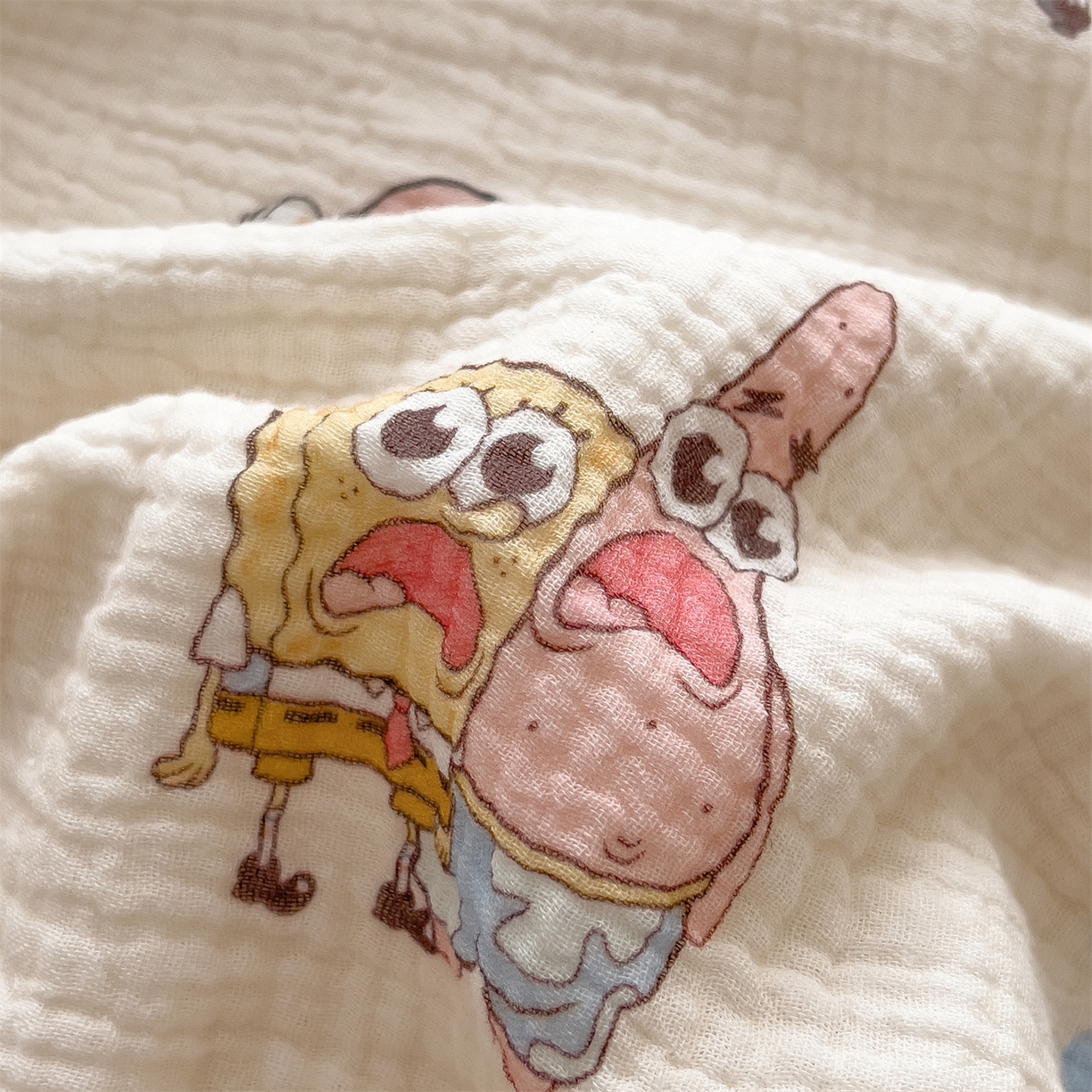 91家纺网 家纺一手货源 找家纺 兄弟坊 2026新款正版授权卡通全棉双层纱安抚被夏被纱布豆豆毯学校午睡被 无忧海绵黄