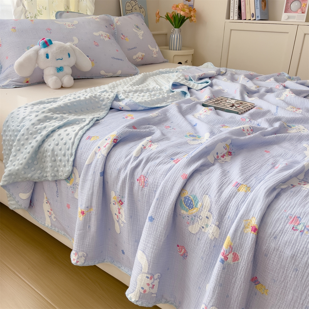 91家纺网 家纺一手货源 找家纺 兄弟坊 2026新款正版授权卡通全棉双层纱安抚被夏被纱布豆豆毯学校午睡被 天真玉桂狗