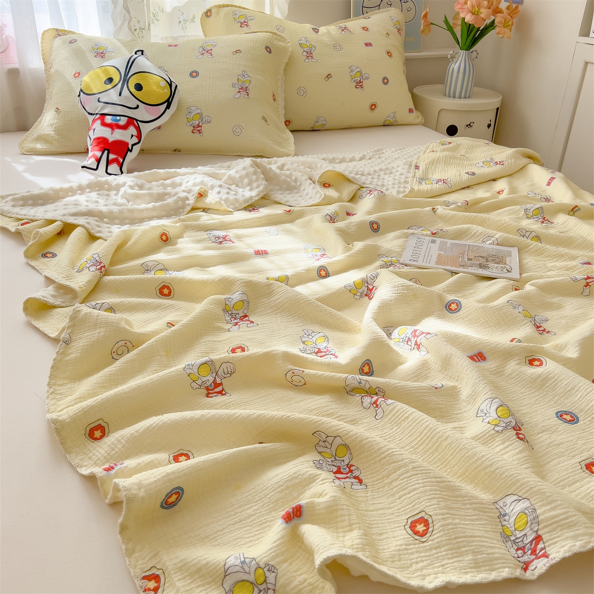 91家纺网 家纺一手货源 找家纺 兄弟坊 2026新款正版授权卡通全棉双层纱安抚被夏被纱布豆豆毯学校午睡被 光耀奥特黄