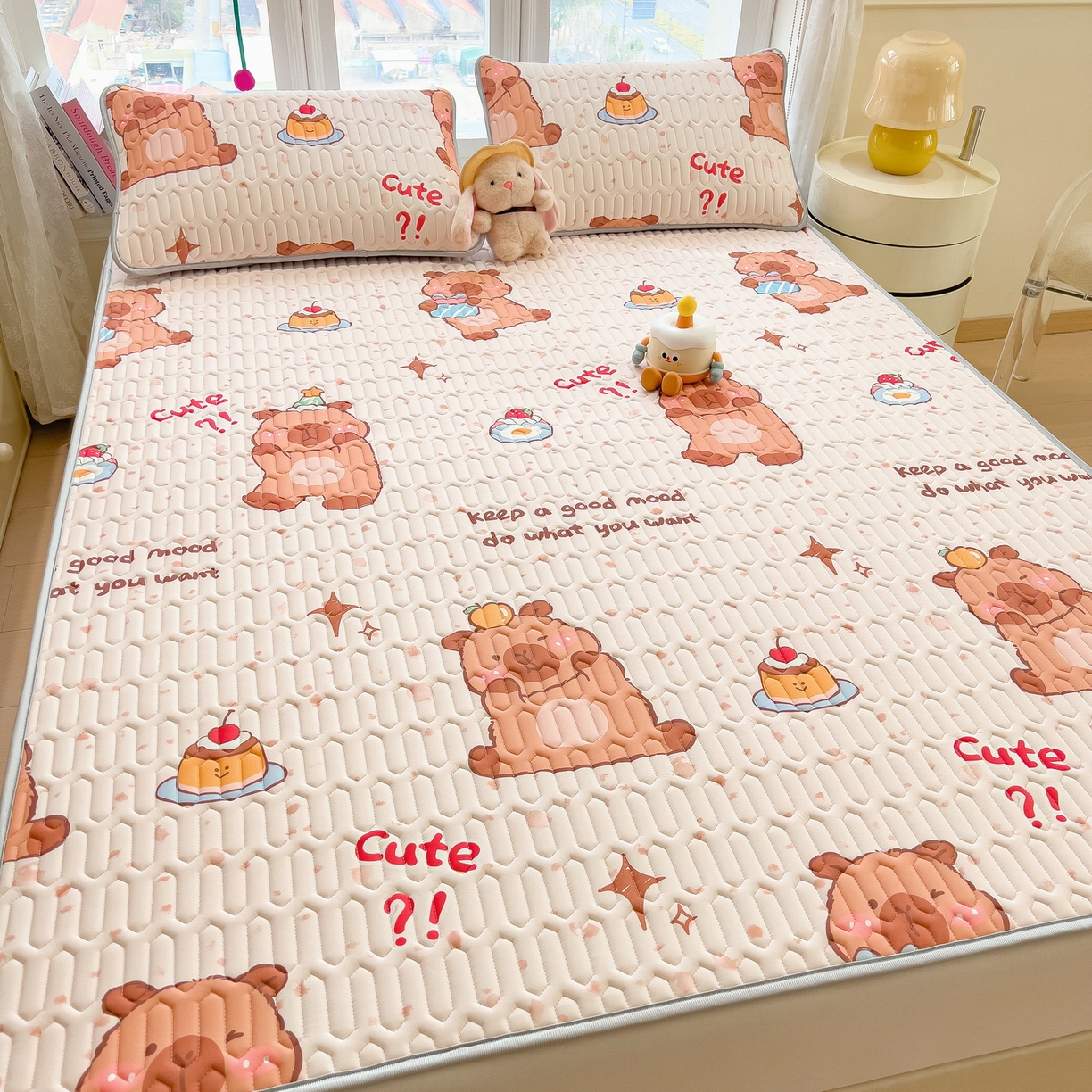 91家纺网 家纺一手货源 找家纺 丝羽坊 2026新款高密凉感丝印花乳胶凉席-平铺款 咖色萌豚