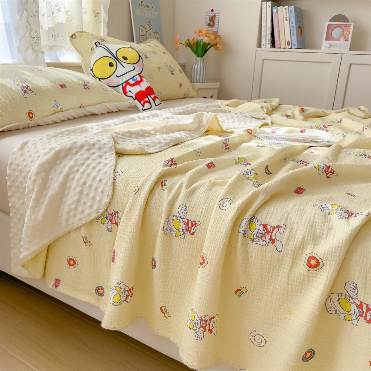 91家纺网 家纺一手货源 找家纺 兄弟坊 2026新款正版授权卡通全棉双层纱安抚被夏被纱布豆豆毯学校午睡被 光耀奥特黄