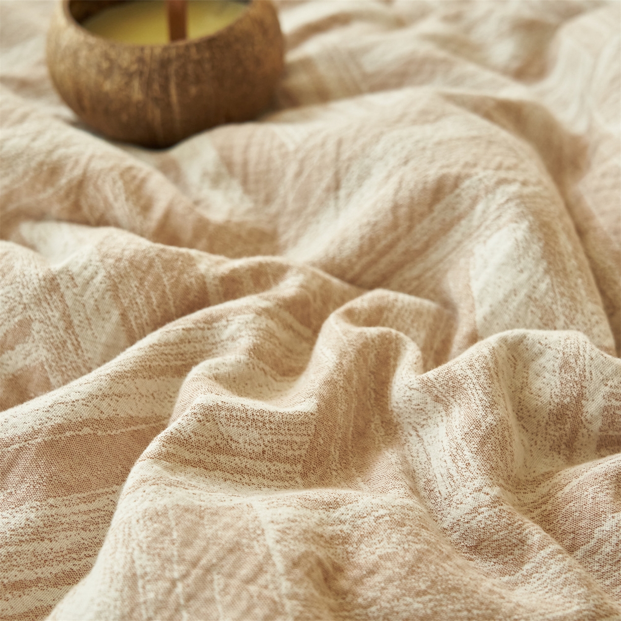 91家纺网 家纺一手货源 找家纺 恬思语家纺 2026春夏新款里外全棉纯棉大提花棉花夏被--洛克系列 洛克-咖