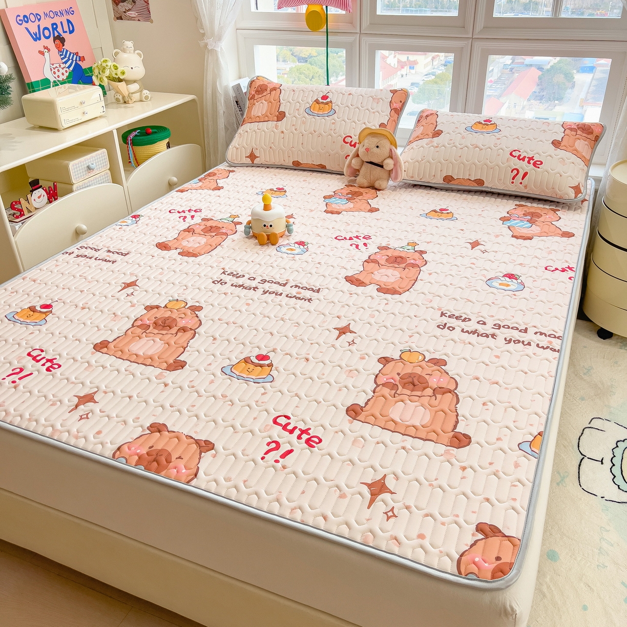 91家纺网 家纺一手货源 找家纺 丝羽坊 2026新款高密凉感丝印花乳胶凉席-平铺款 咖色萌豚