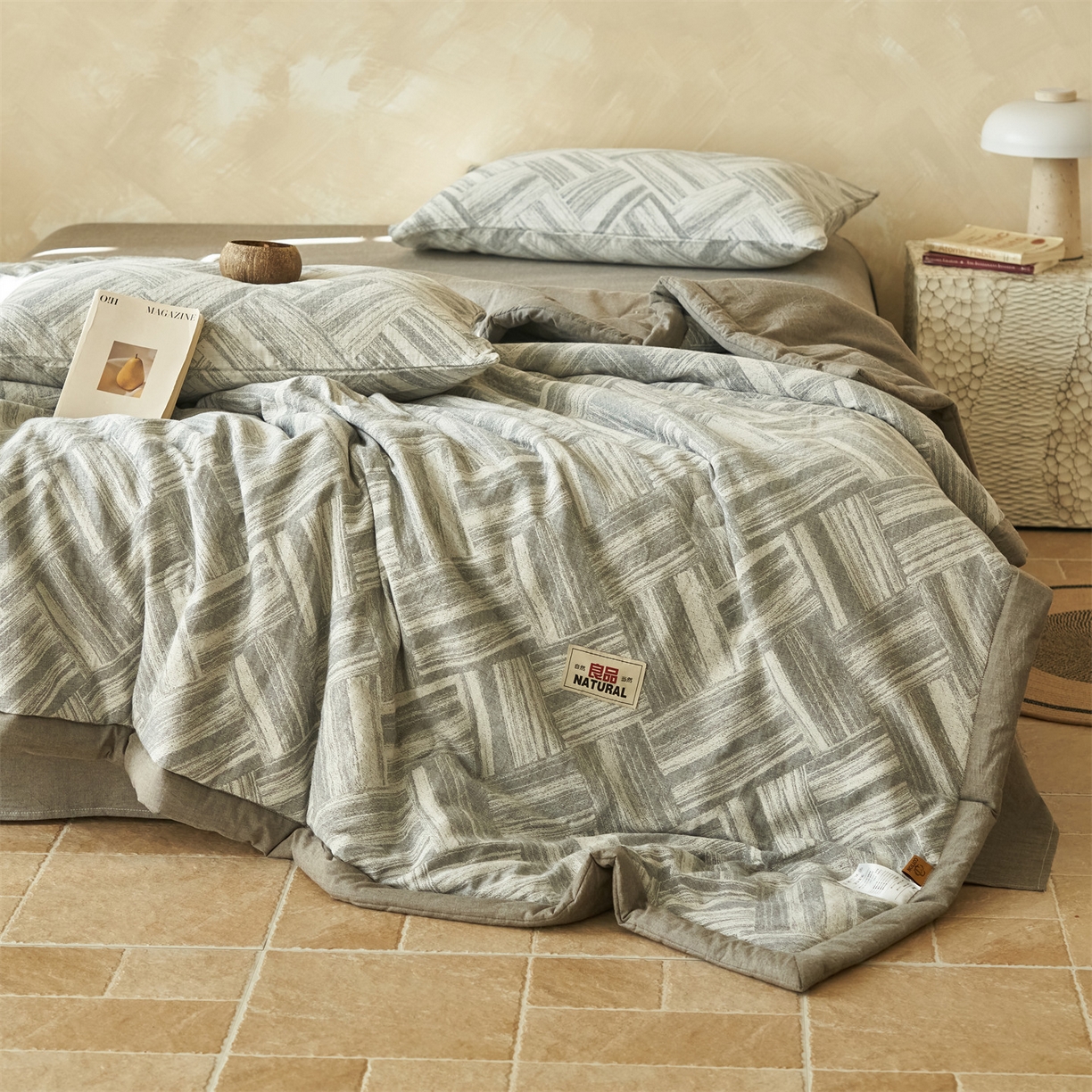 91家纺网 家纺一手货源 找家纺 恬思语家纺 2026春夏新款里外全棉纯棉大提花棉花夏被--洛克系列 洛克-灰