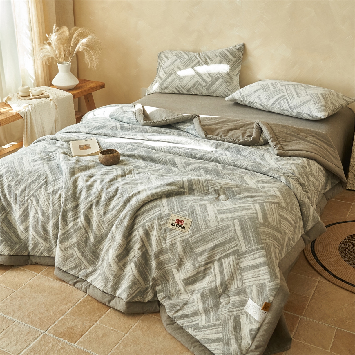 91家纺网 家纺一手货源 找家纺 恬思语家纺 2026春夏新款里外全棉纯棉大提花棉花夏被--洛克系列 洛克-灰