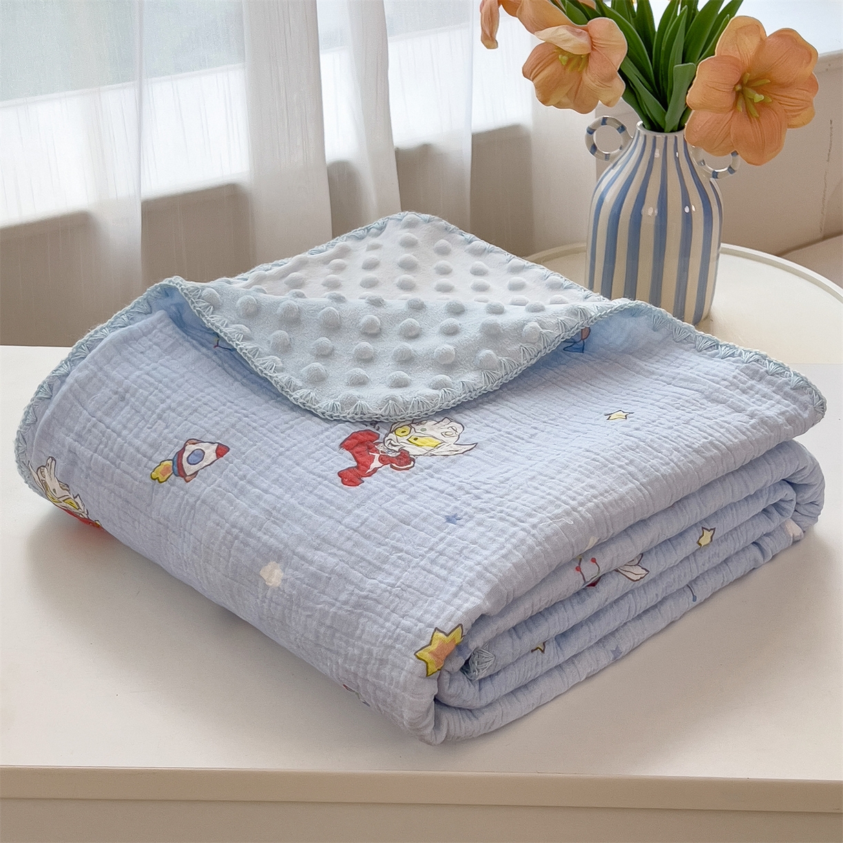 91家纺网 家纺一手货源 找家纺 兄弟坊 2026新款正版授权卡通全棉双层纱安抚被夏被纱布豆豆毯学校午睡被 正义奥特蓝