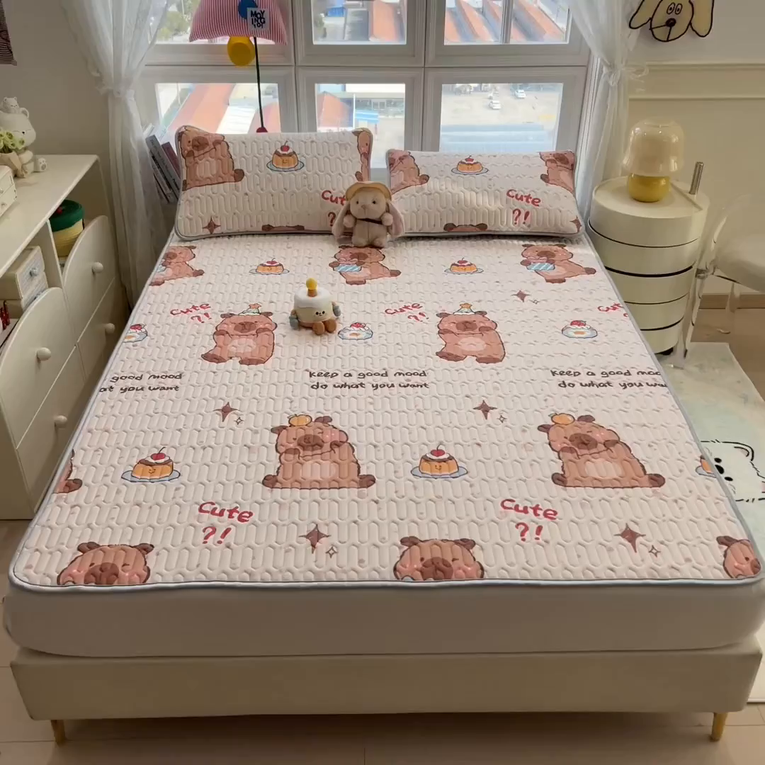 91家纺网 家纺一手货源 找家纺 丝羽坊 2026新款高密凉感丝印花乳胶凉席-平铺款 咖色萌豚