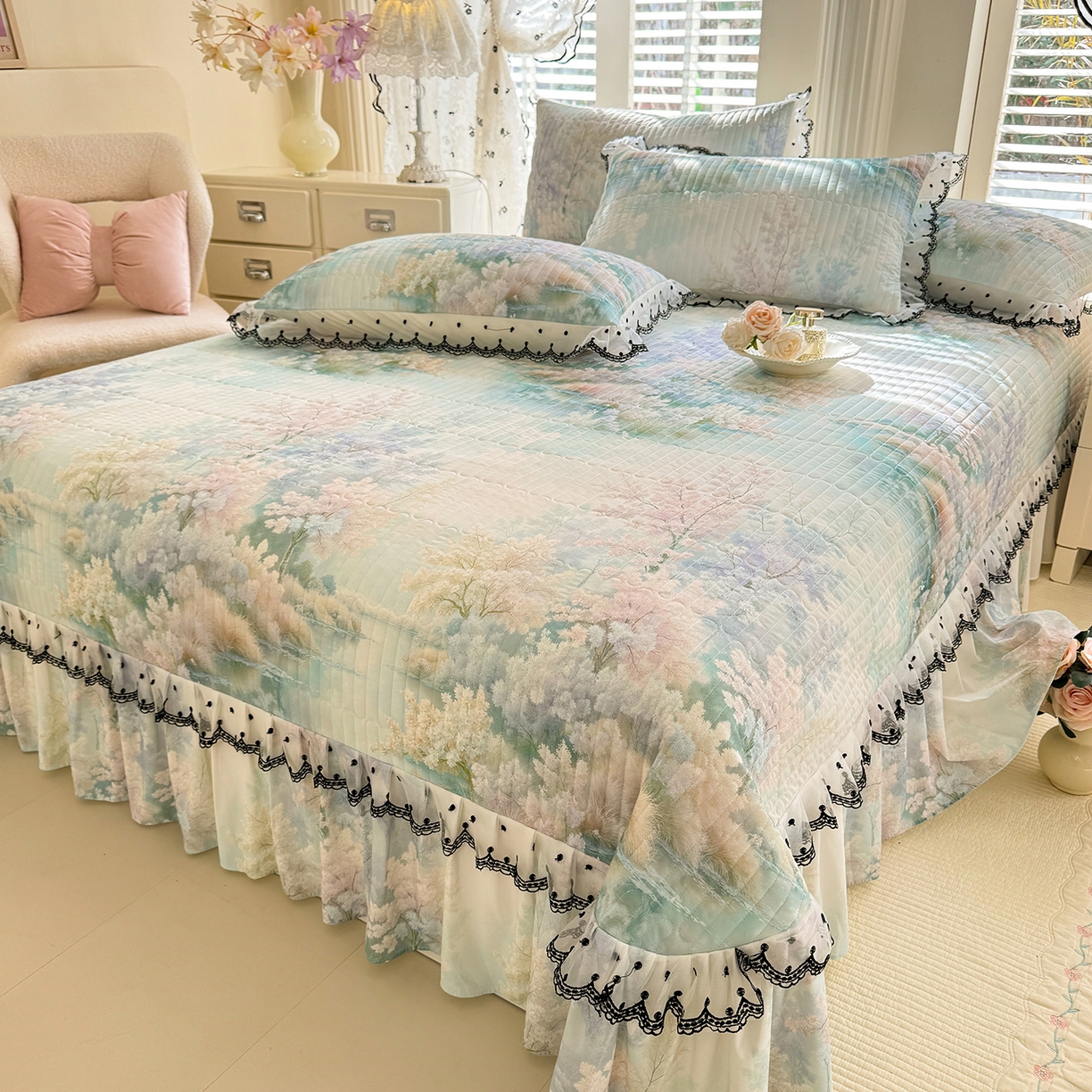 91家纺网 家纺一手货源 找家纺 绒世界 2026新款凉感丝夹棉床盖款三件套 丹青入梦