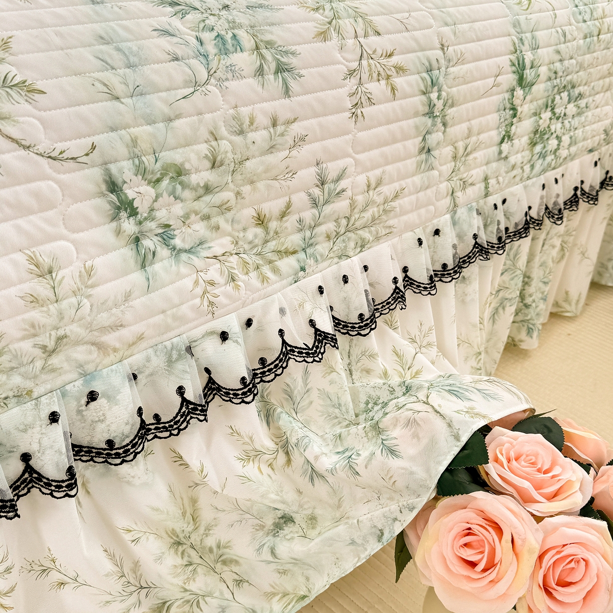 91家纺网 家纺一手货源 找家纺 绒世界 2026新款凉感丝夹棉床盖款三件套 解语花吟