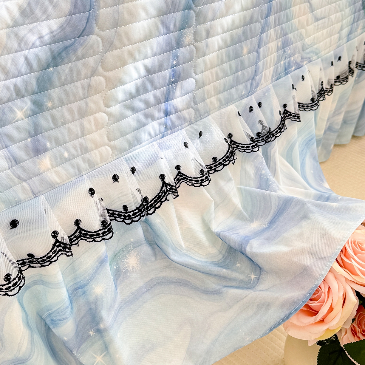 91家纺网 家纺一手货源 找家纺 绒世界 2026新款凉感丝夹棉床盖款三件套 星河好眠