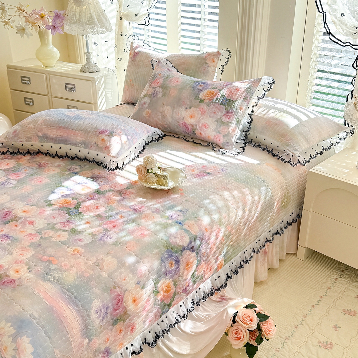 绒世界 2026新款凉感丝夹棉床盖款三件套 荷塘月色