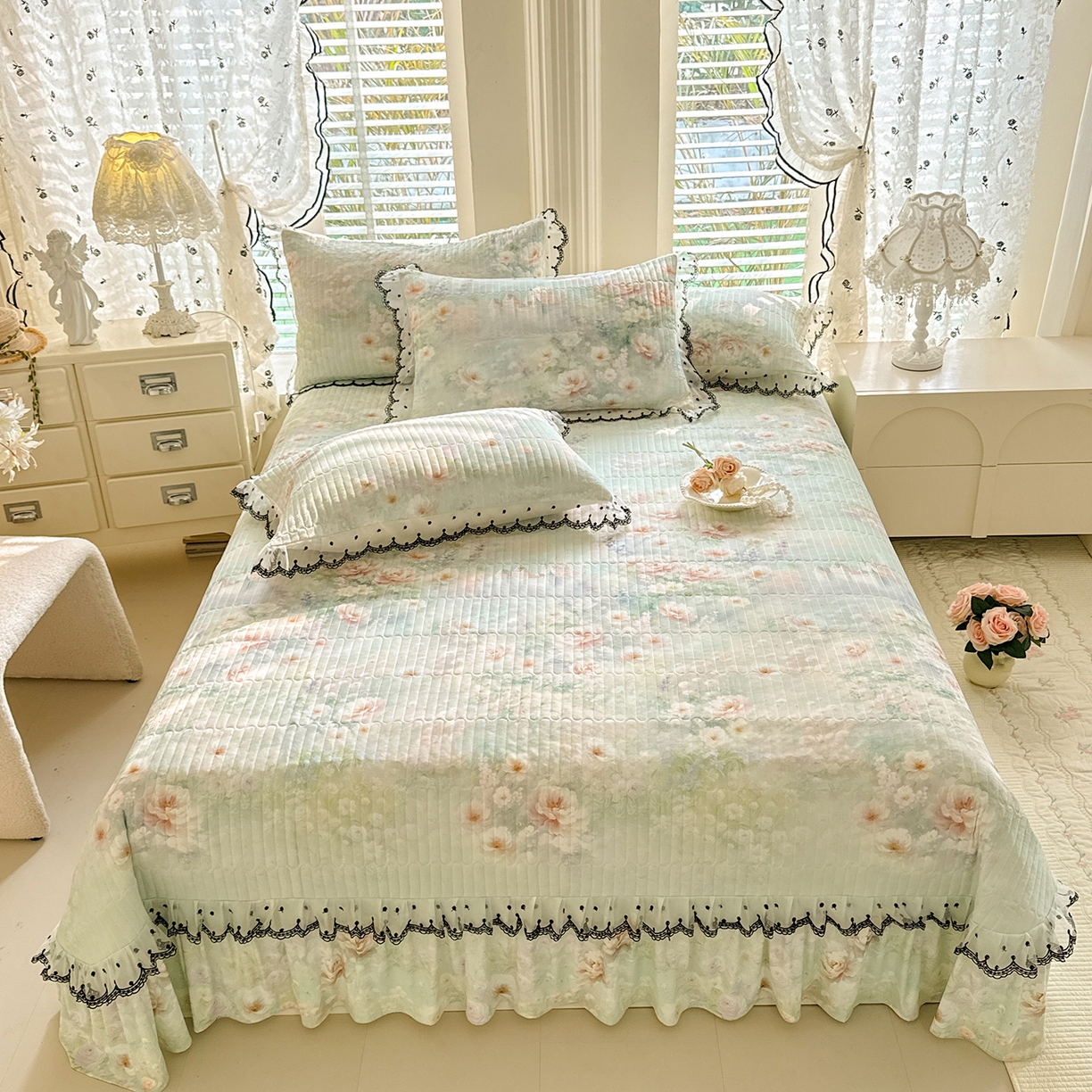 91家纺网 家纺一手货源 找家纺 绒世界 2026新款凉感丝夹棉床盖款三件套 向阳花开