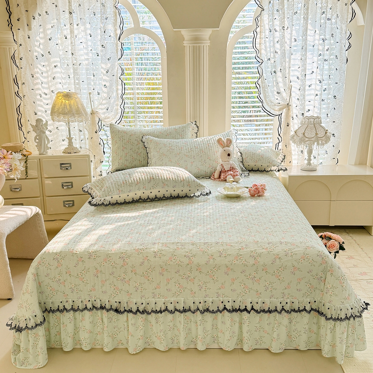 91家纺网 家纺一手货源 找家纺 绒世界 2026新款凉感丝夹棉床盖款三件套 云絮花