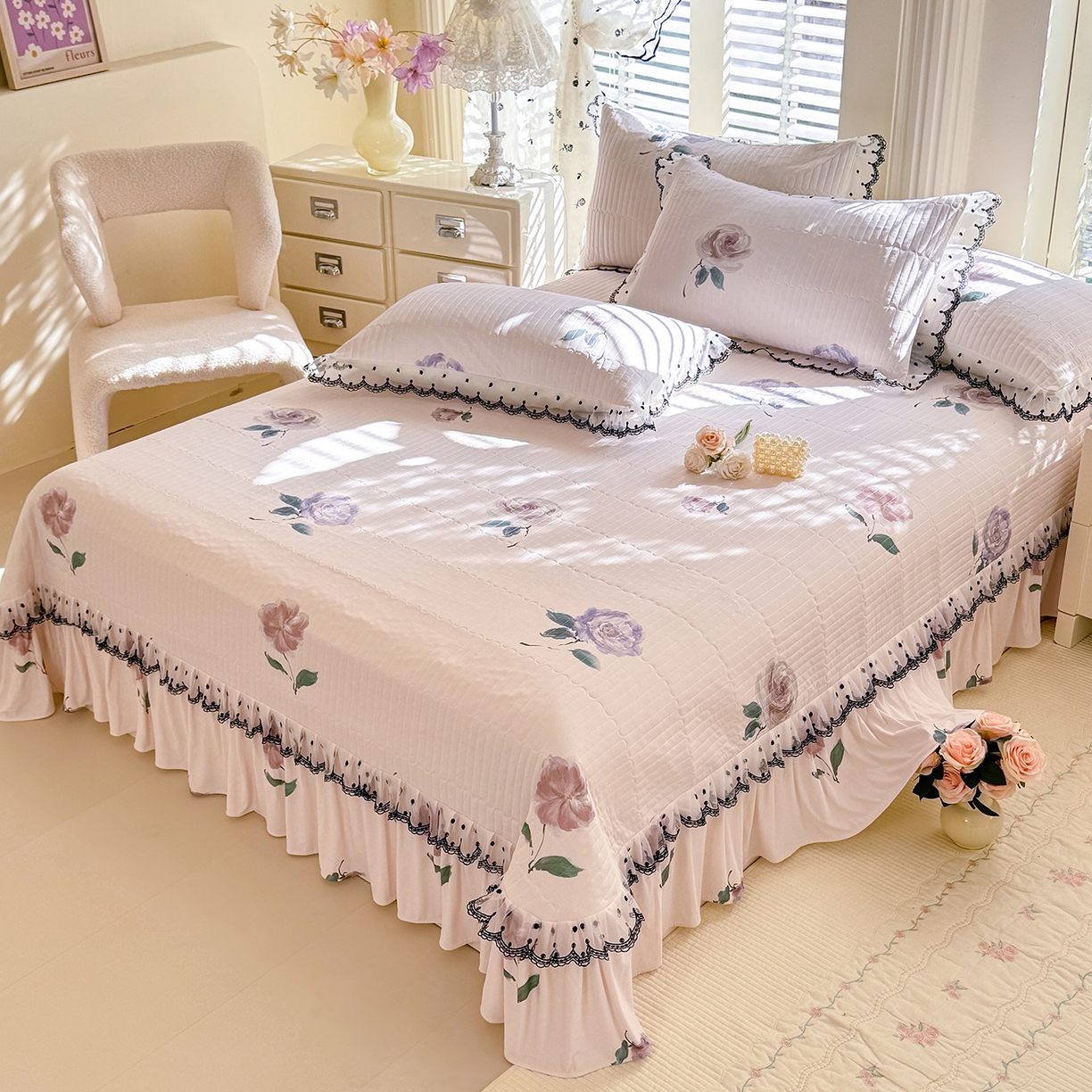 91家纺网 家纺一手货源 找家纺 绒世界 2026新款凉感丝夹棉床盖款三件套 花间晚照