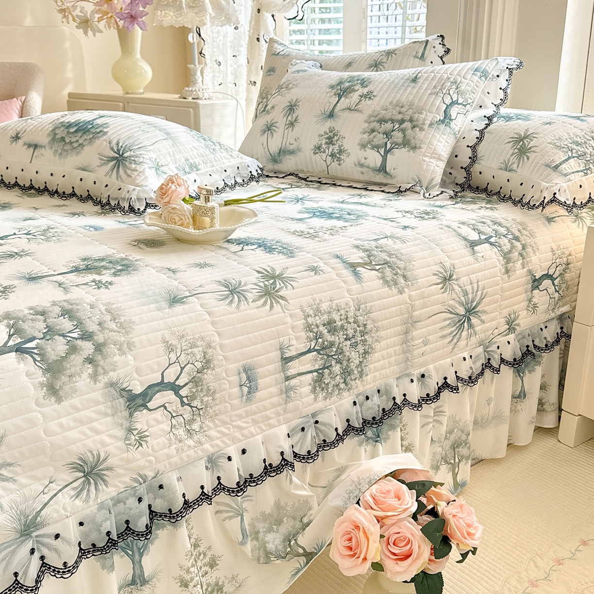 91家纺网 家纺一手货源 找家纺 绒世界 2026新款凉感丝夹棉床盖款三件套 热带雨林