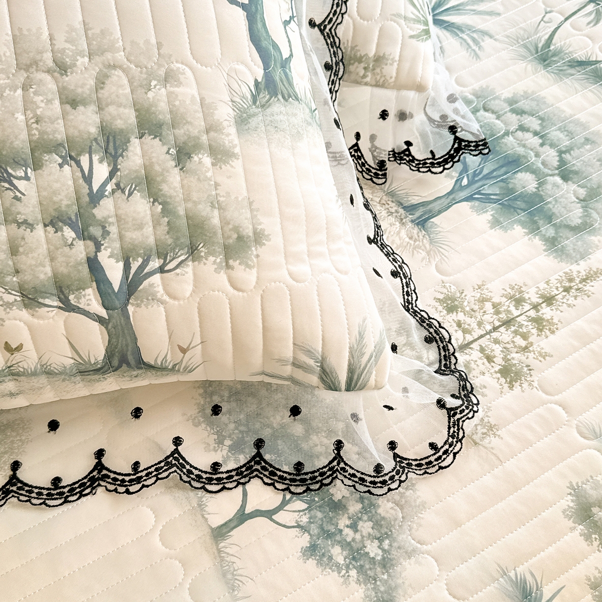 91家纺网 家纺一手货源 找家纺 绒世界 2026新款凉感丝夹棉床盖款三件套 热带雨林