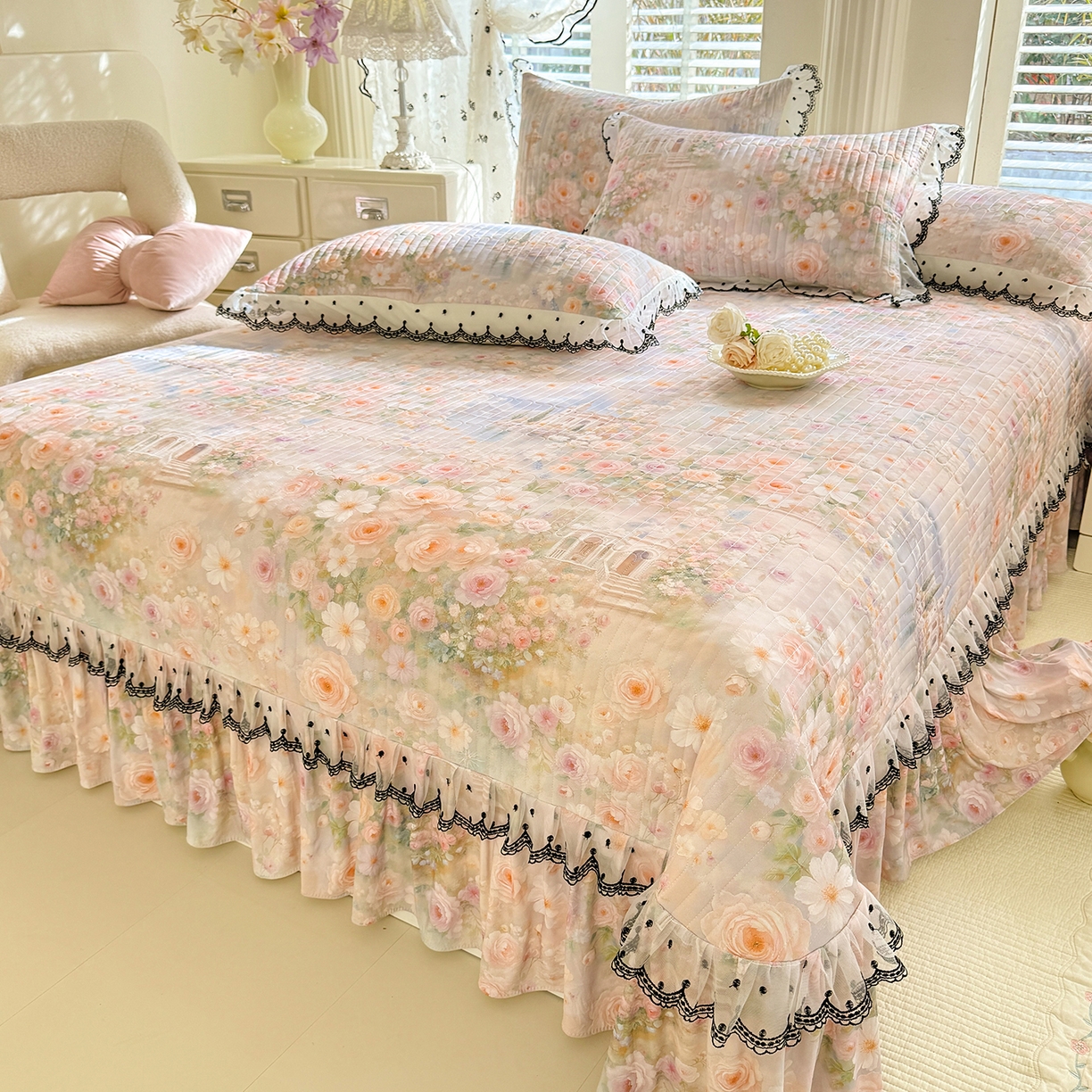 91家纺网 家纺一手货源 找家纺 绒世界 2026新款凉感丝夹棉床盖款三件套 烟水花雾