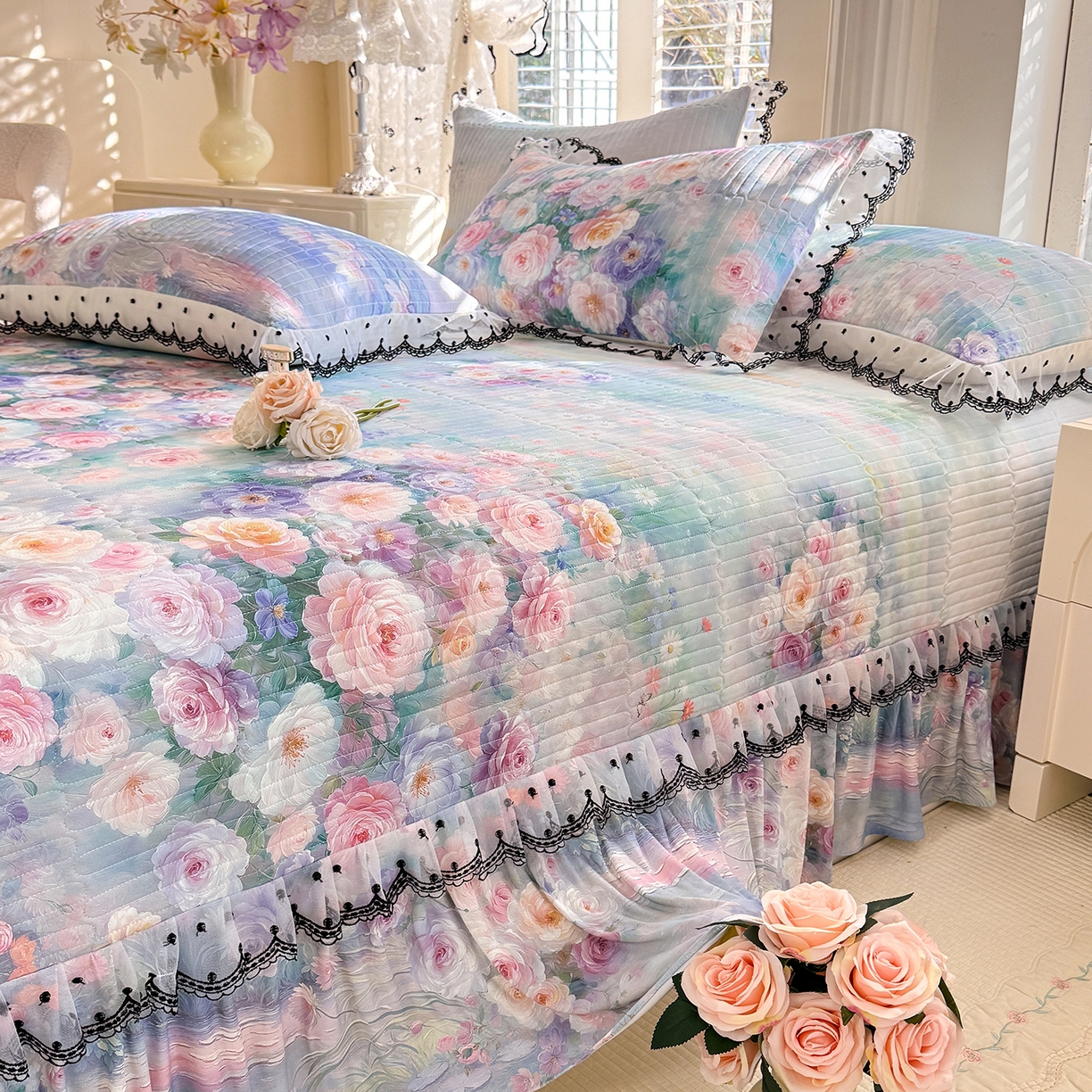 91家纺网 家纺一手货源 找家纺 绒世界 2026新款凉感丝夹棉床盖款三件套 一池清梦