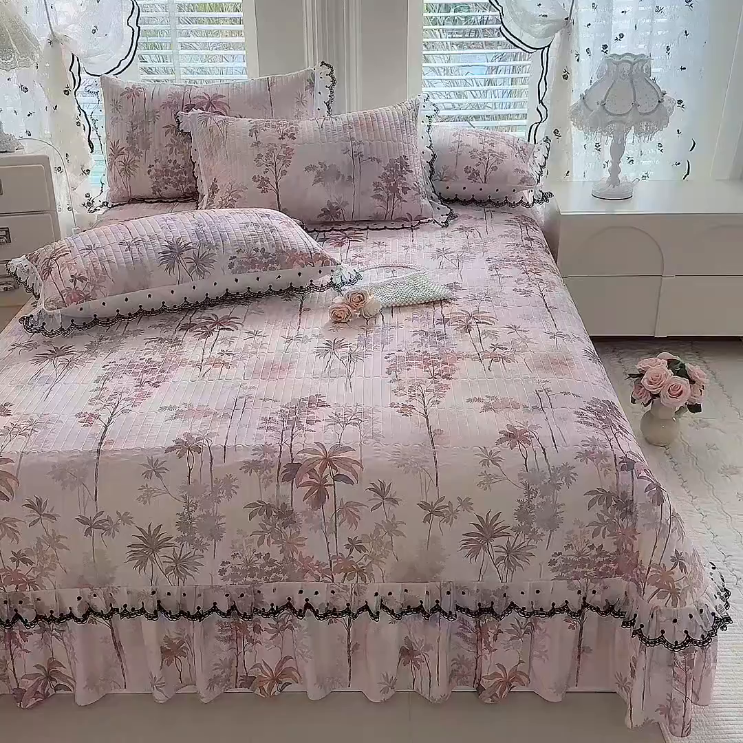 91家纺网 家纺一手货源 找家纺 绒世界 2026新款凉感丝夹棉床盖款三件套 金枝玉叶