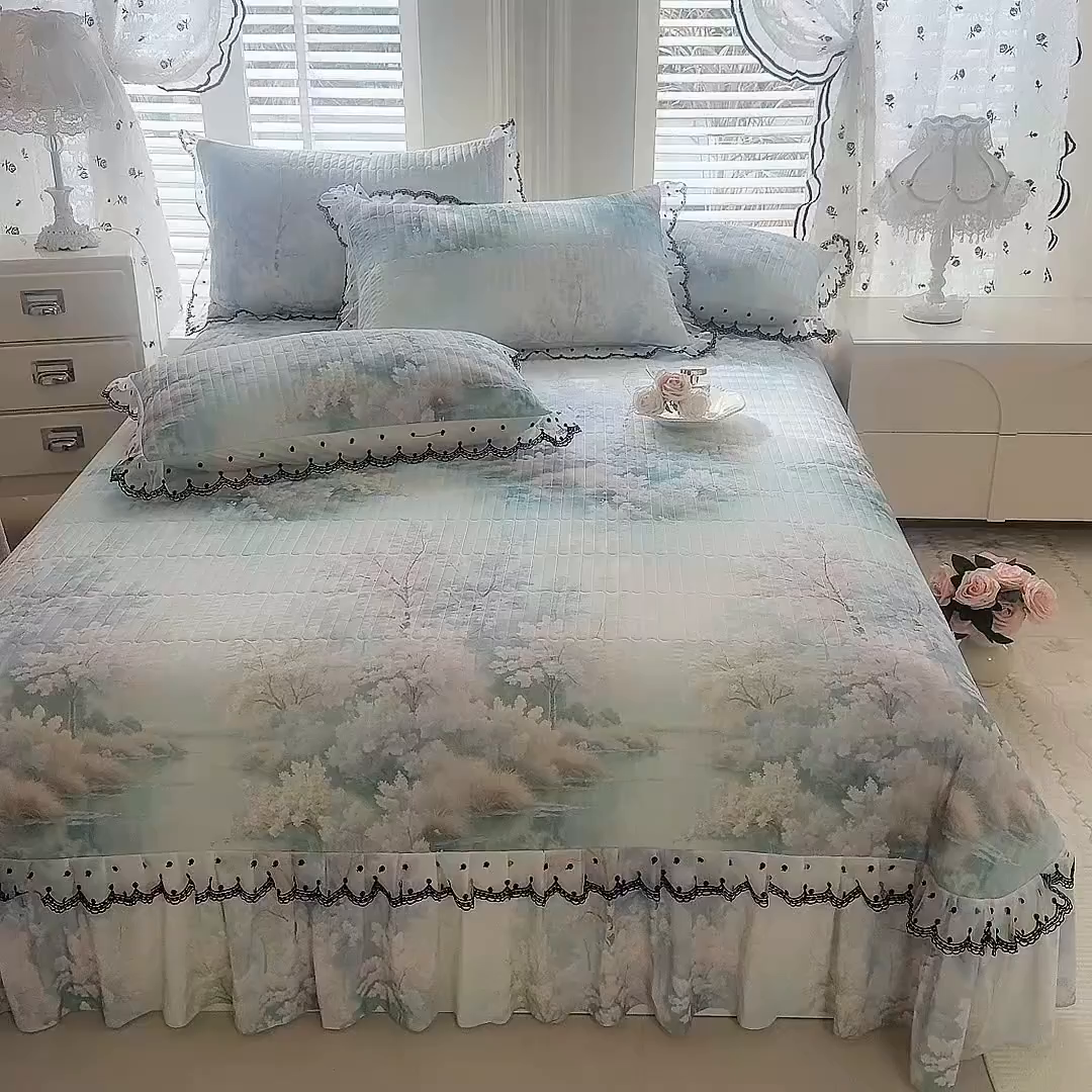 91家纺网 家纺一手货源 找家纺 绒世界 2026新款凉感丝夹棉床盖款三件套 丹青入梦
