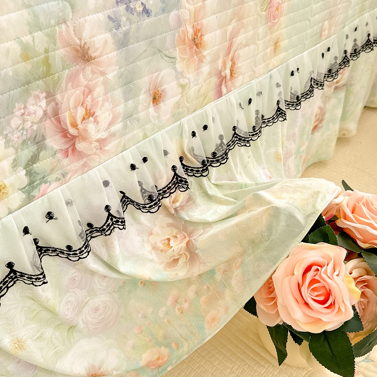 91家纺网 家纺一手货源 找家纺 绒世界 2026新款凉感丝夹棉床盖款三件套 向阳花开