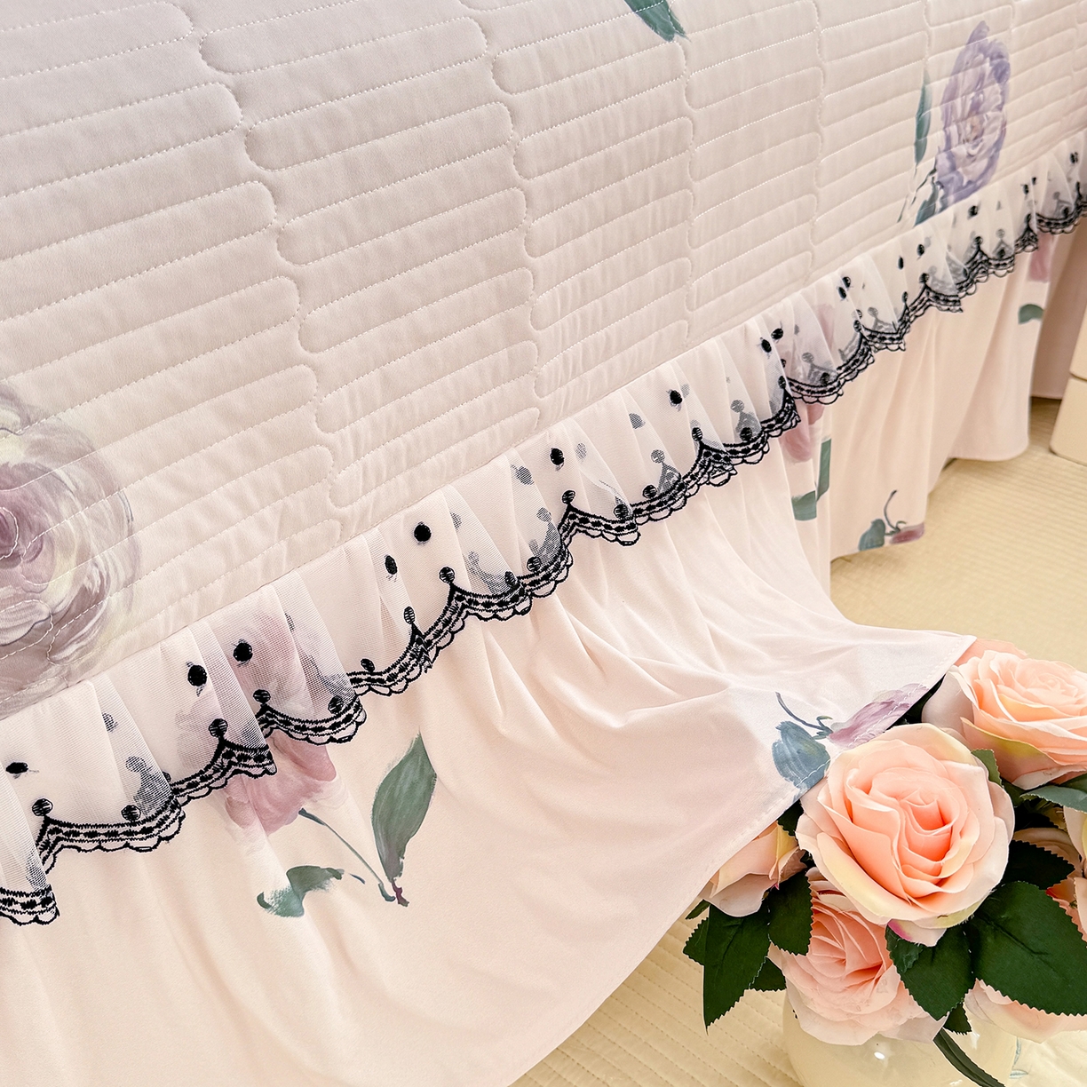 91家纺网 家纺一手货源 找家纺 绒世界 2026新款凉感丝夹棉床盖款三件套 花间晚照