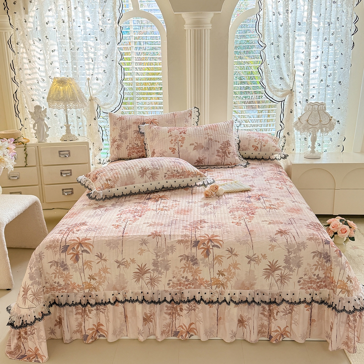 91家纺网 家纺一手货源 找家纺 绒世界 2026新款凉感丝夹棉床盖款三件套 金枝玉叶