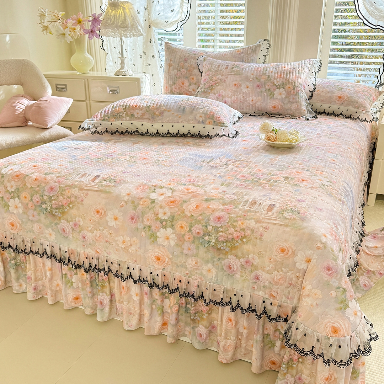 91家纺网 家纺一手货源 找家纺 绒世界 2026新款凉感丝夹棉床盖款三件套 烟水花雾