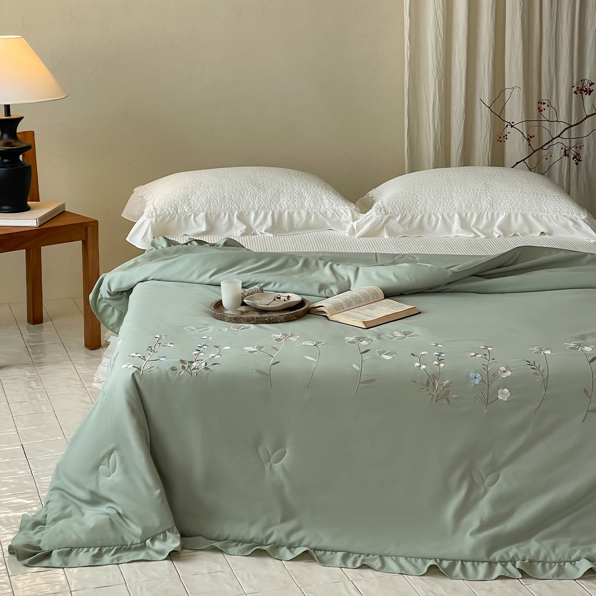 91家纺网 家纺一手货源 找家纺 一加一 2026新款亲肤凉感花边绣花大豆夏被夏凉被空调被四件套-花间序 花间序-绿