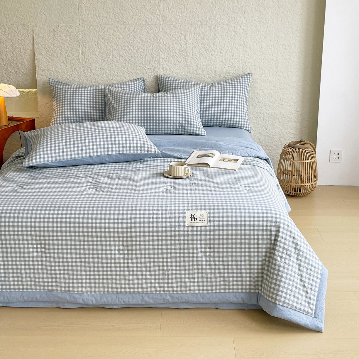 91家纺网 家纺一手货源 找家纺 梵克保罗 2026春夏新款水洗棉新疆棉花被绗缝款夏被系列单夏被夏凉被空调被 棉花被-天蓝小格