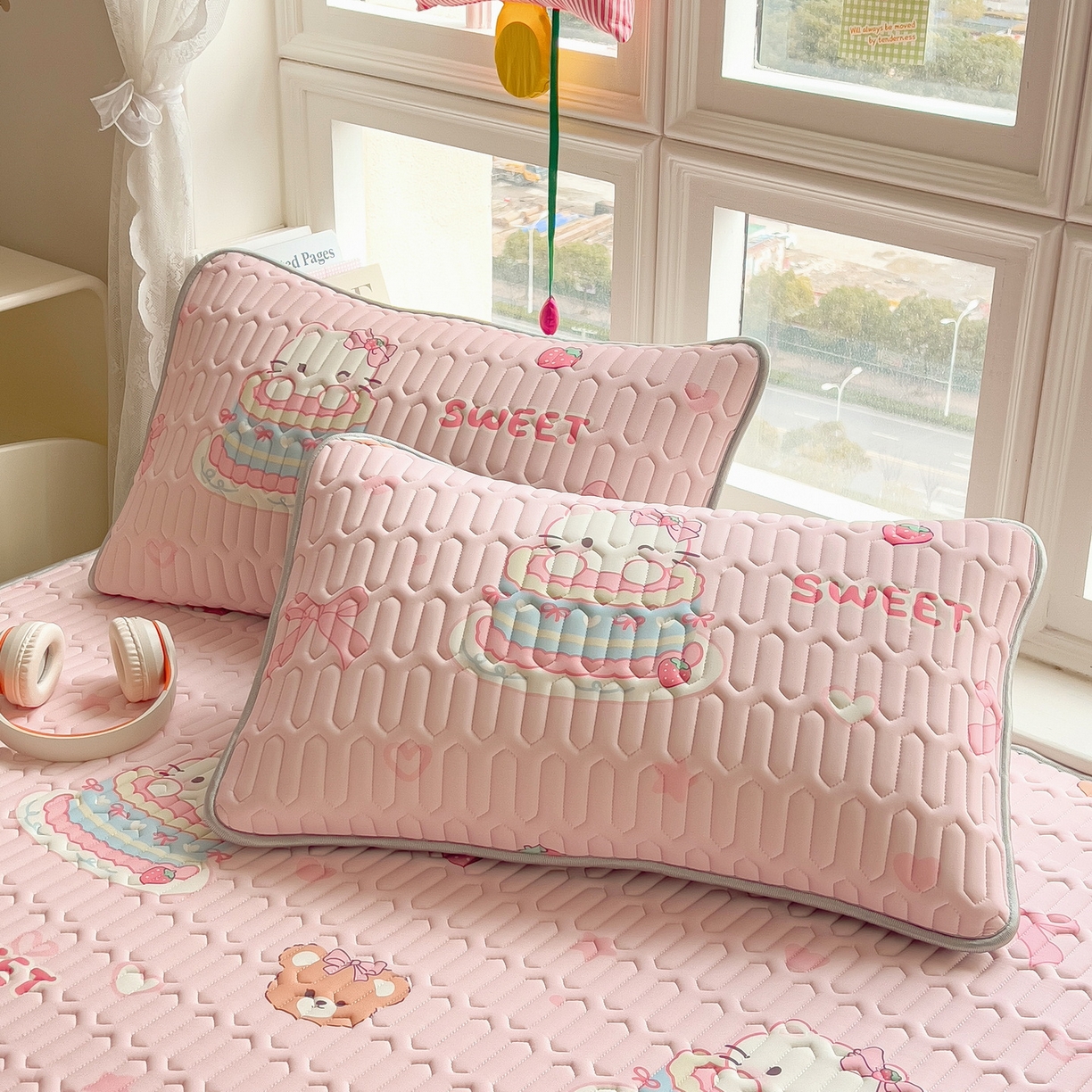 91家纺网 家纺一手货源 找家纺 丝羽坊 2026新款高密凉感丝印花乳胶凉席-平铺款 奶油猫咪