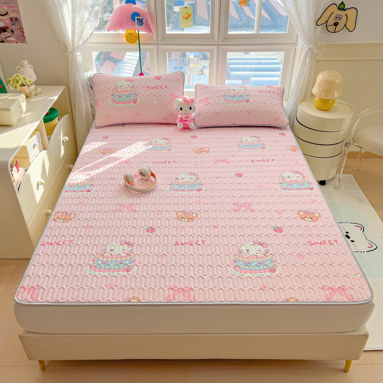 91家纺网 家纺一手货源 找家纺 丝羽坊 2026新款高密凉感丝印花乳胶凉席-平铺款 奶油猫咪