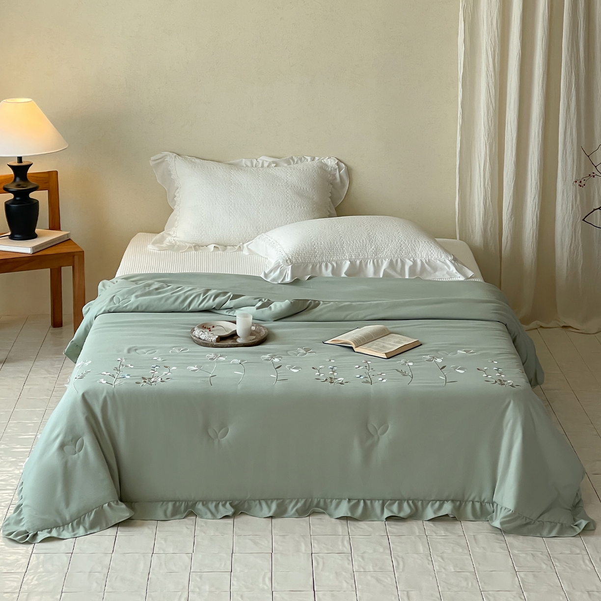 91家纺网 家纺一手货源 找家纺 一加一 2026新款亲肤凉感花边绣花大豆夏被夏凉被空调被四件套-花间序 花间序-绿