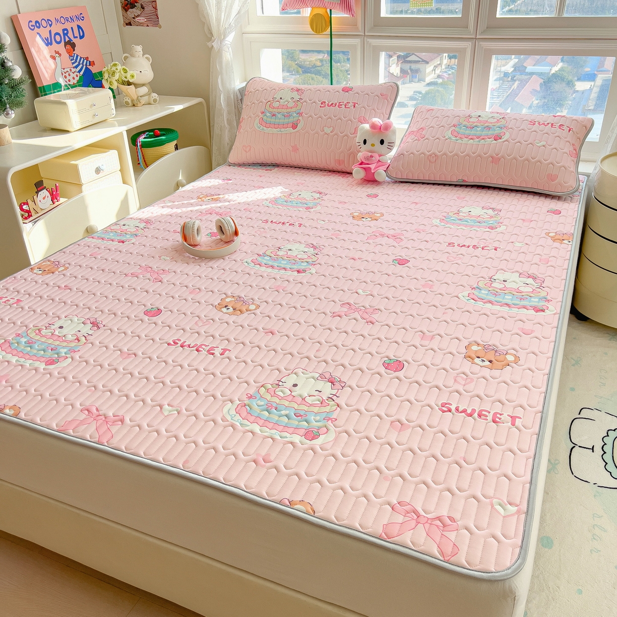 91家纺网 家纺一手货源 找家纺 丝羽坊 2026新款高密凉感丝印花乳胶凉席-平铺款 奶油猫咪