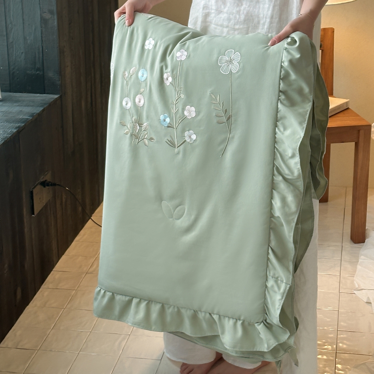 91家纺网 家纺一手货源 找家纺 一加一 2026新款亲肤凉感花边绣花大豆夏被夏凉被空调被四件套-花间序 花间序-绿