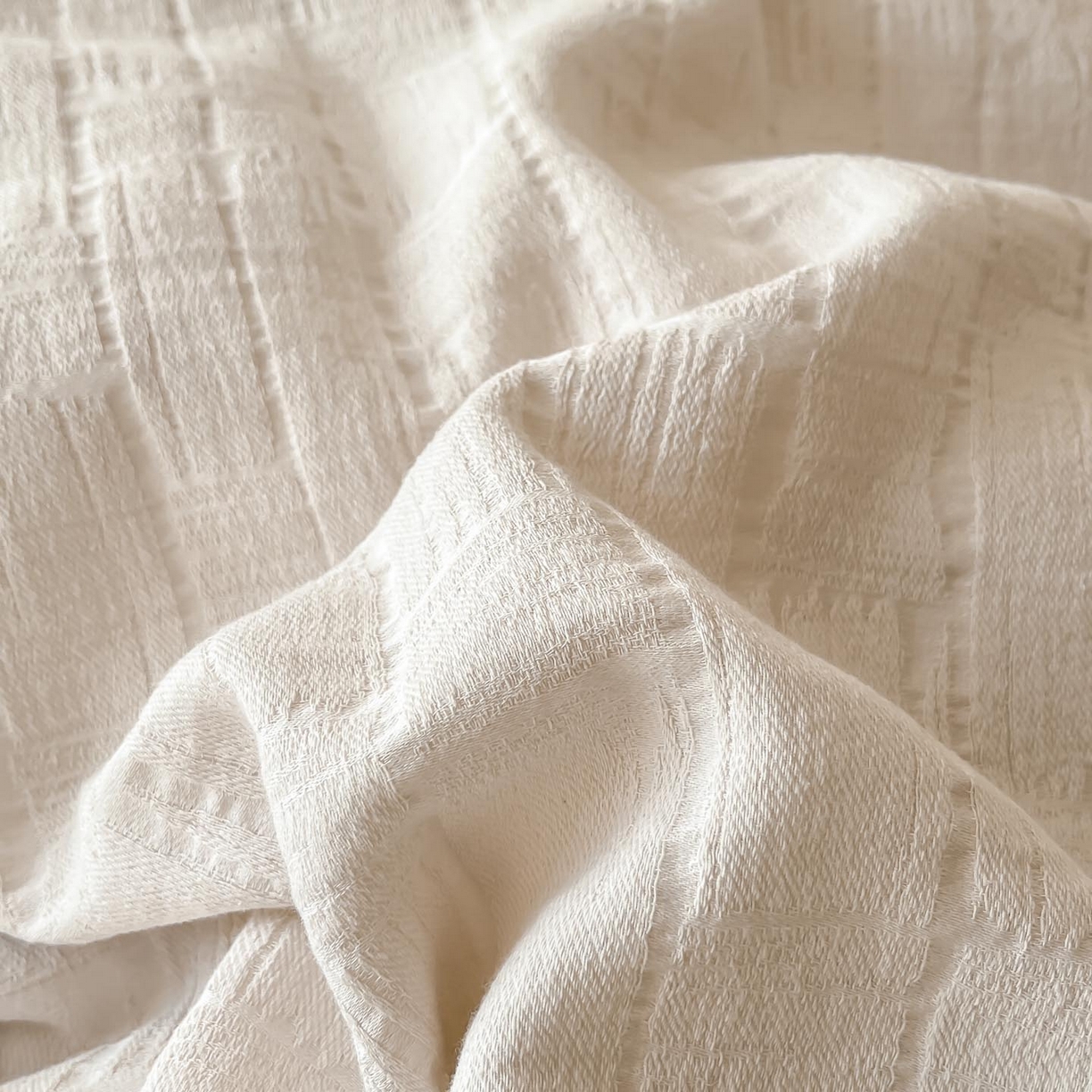 91家纺网 家纺一手货源 找家纺 2026春夏新款全棉提花浮雕四件套 柏拉-白