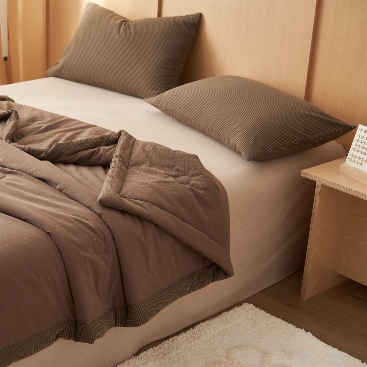 91家纺网 家纺一手货源 找家纺 恬思语家纺 2026春夏新款里外全棉纯棉纯色棉花夏被-百丽系列 百丽-棕