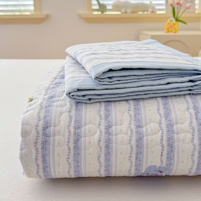 91家纺网 家纺一手货源 找家纺 999家纺 2026新款四季跑量款A类云感双层纱床盖床单三件套夹棉榻榻米炕盖(提供买家秀） 条纹象【简约款】