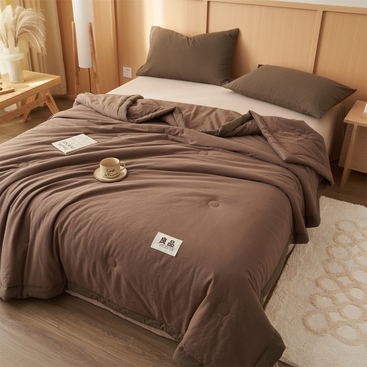 91家纺网 家纺一手货源 找家纺 恬思语家纺 2026春夏新款里外全棉纯棉纯色棉花夏被-百丽系列 百丽-棕