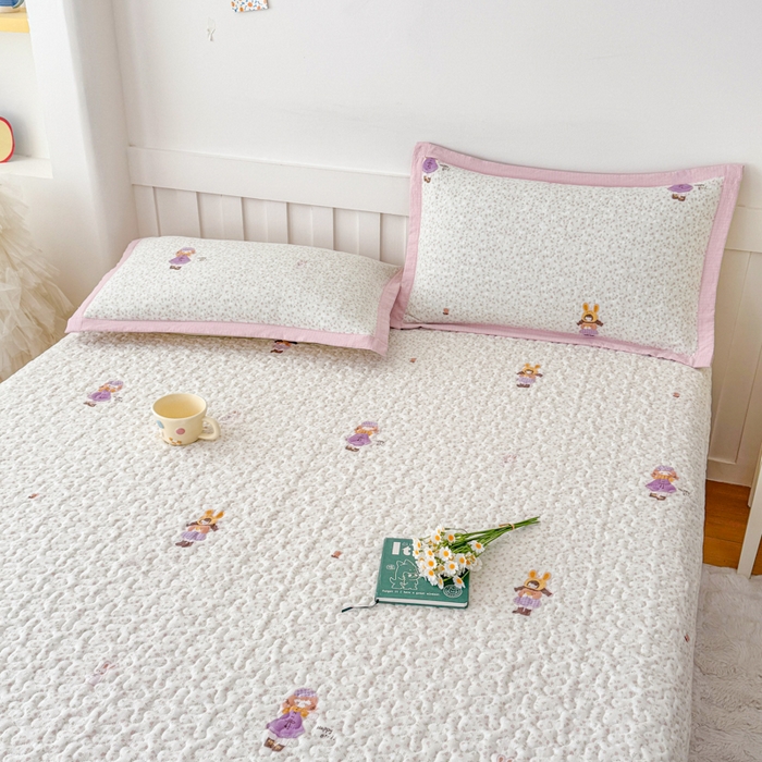 91家纺网 家纺一手货源 找家纺 999家纺 2026新款四季跑量款A类云感双层纱床盖床单三件套夹棉榻榻米炕盖(提供买家秀） 寻梦粉【简约款】