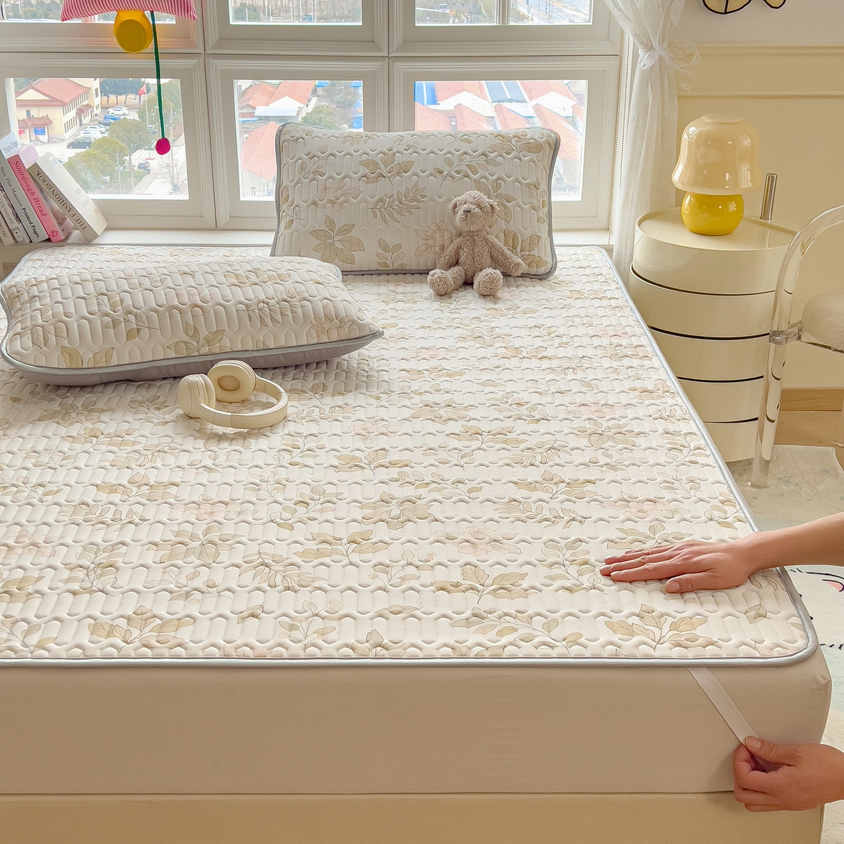 91家纺网 家纺一手货源 找家纺 丝羽坊 2026新款高密凉感丝印花乳胶凉席-平铺款 浅杏叶影