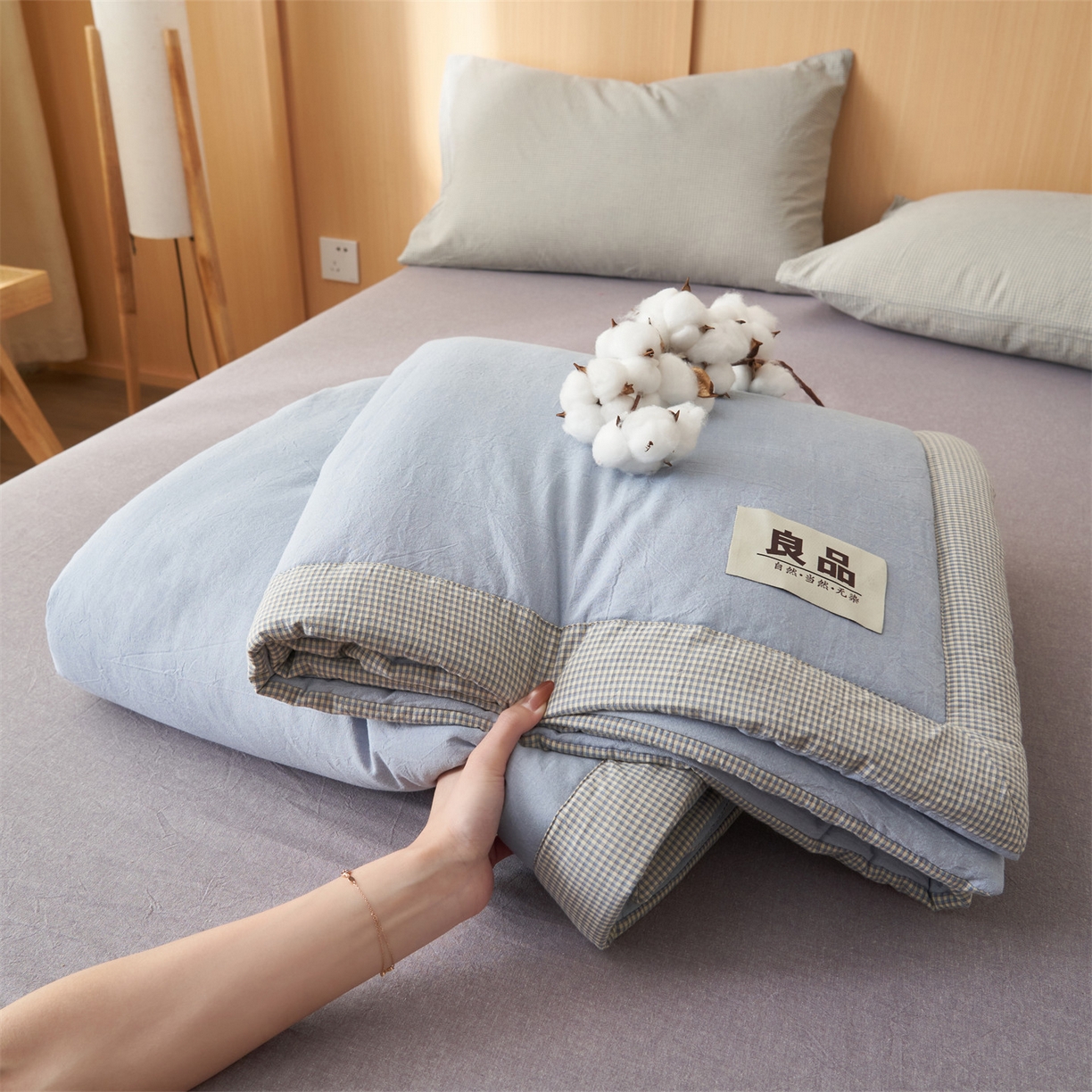 91家纺网 家纺一手货源 找家纺 恬思语家纺 2026春夏新款里外全棉纯棉纯色棉花夏被-百丽系列 百丽-蓝