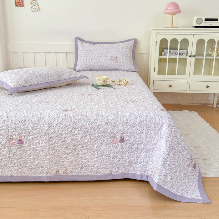 91家纺网 家纺一手货源 找家纺 999家纺 2026新款四季跑量款A类云感双层纱床盖床单三件套夹棉榻榻米炕盖(提供买家秀） 寻梦紫【简约款】