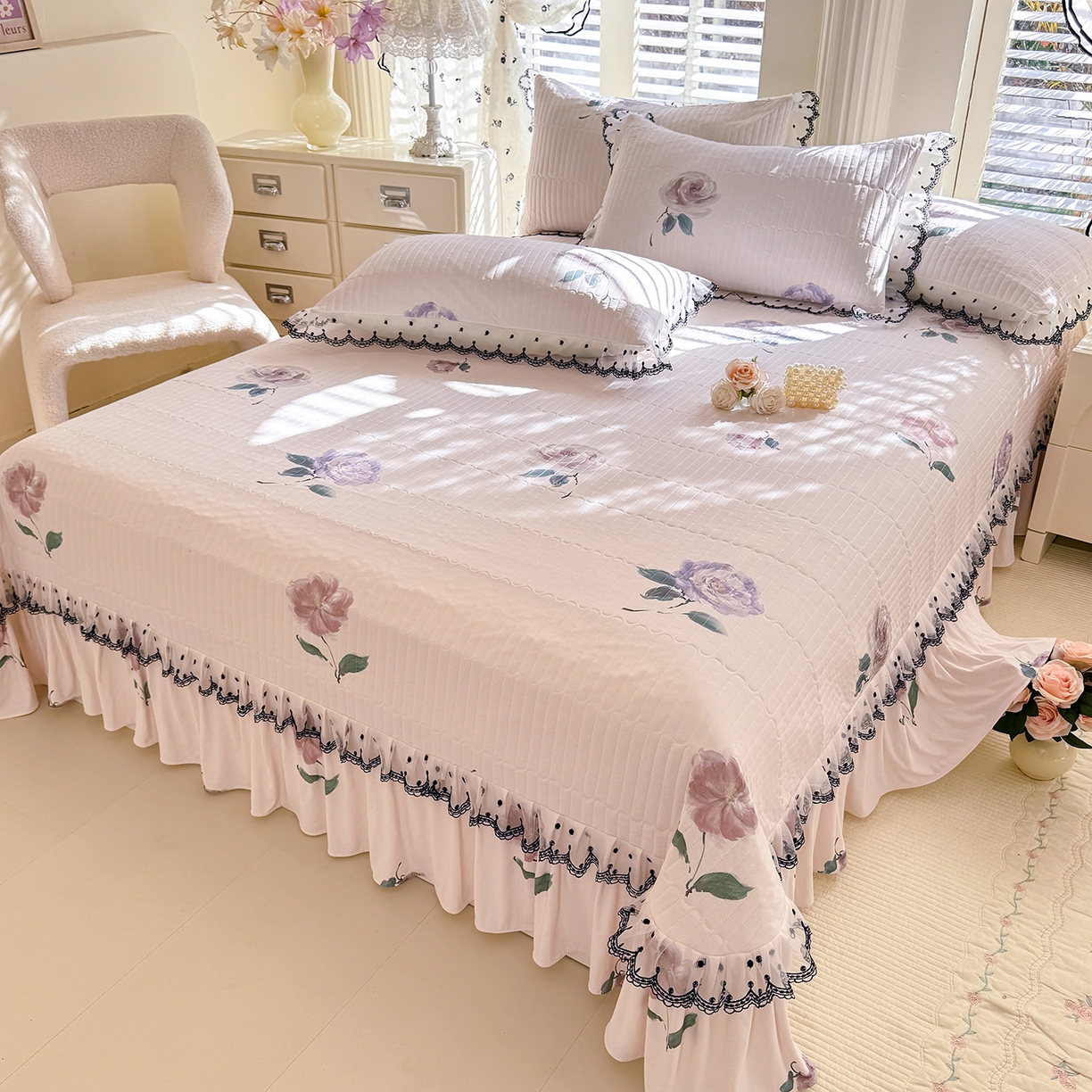 91家纺网 家纺一手货源 找家纺 丝印良品 2026新款凉感丝夹棉床盖款三件套 花间晚照