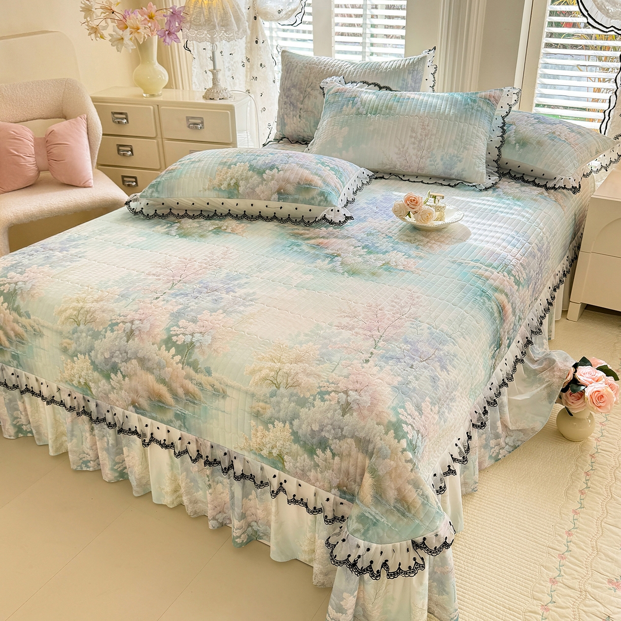 91家纺网 家纺一手货源 找家纺 丝印良品 2026新款凉感丝夹棉床盖款三件套 丹青入梦