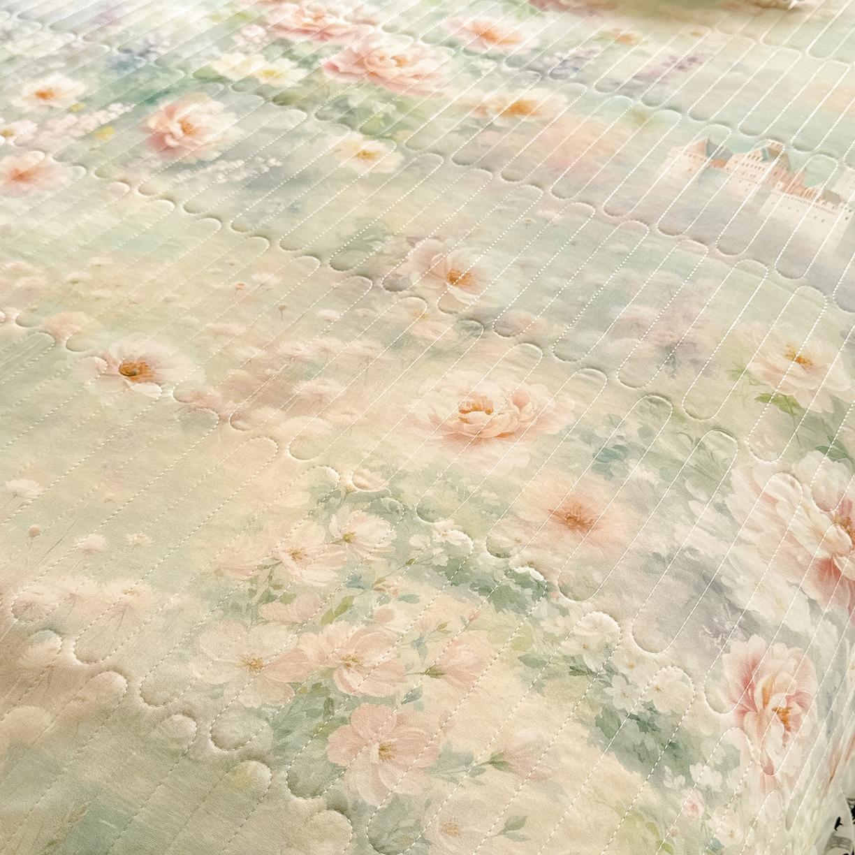 91家纺网 家纺一手货源 找家纺 丝印良品 2026新款凉感丝夹棉床盖款三件套 向阳花开