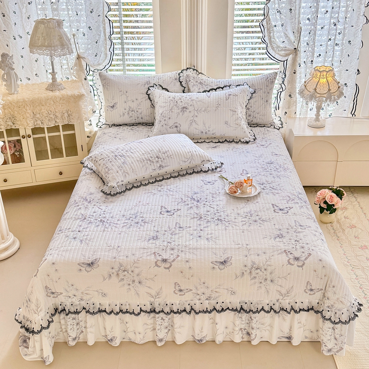 91家纺网 家纺一手货源 找家纺 丝印良品 2026新款凉感丝夹棉床盖款三件套 蝶恋花