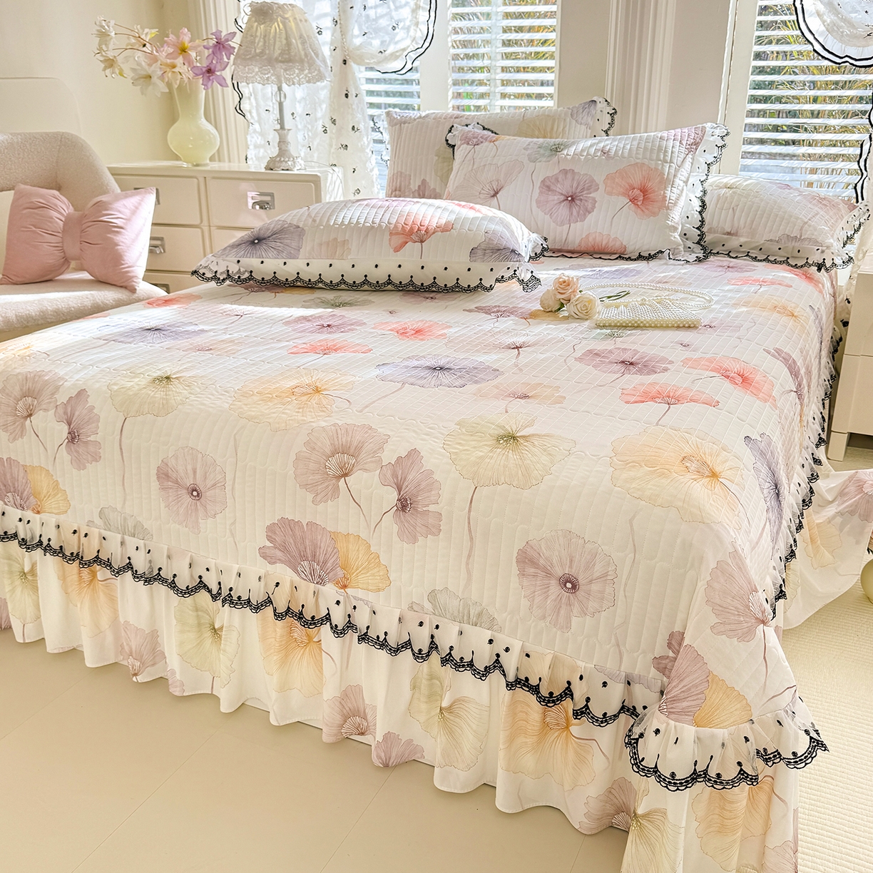 91家纺网 家纺一手货源 找家纺 丝印良品 2026新款凉感丝夹棉床盖款三件套 漫步花丛