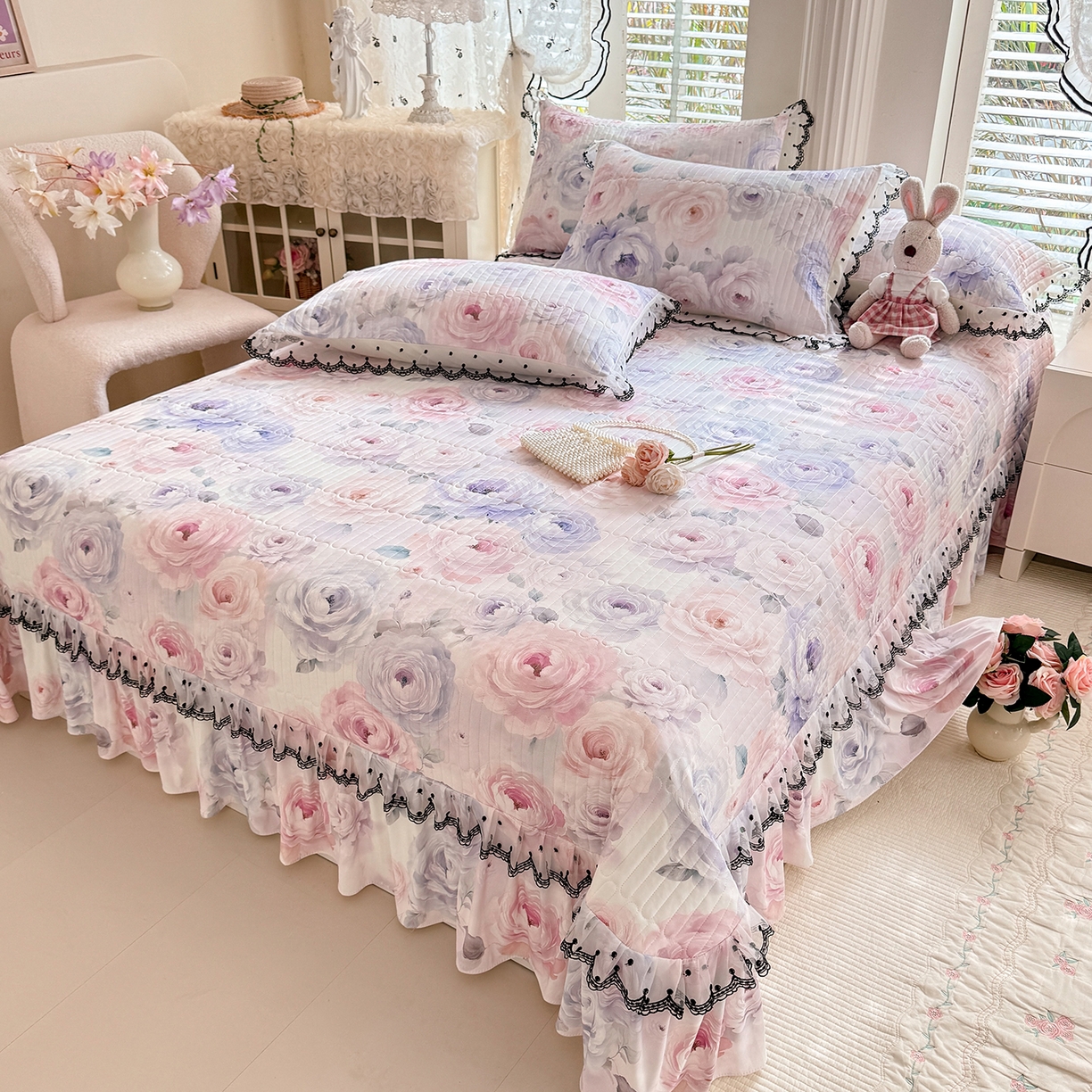 91家纺网 家纺一手货源 找家纺 丝印良品 2026新款凉感丝夹棉床盖款三件套 玫瑰花语