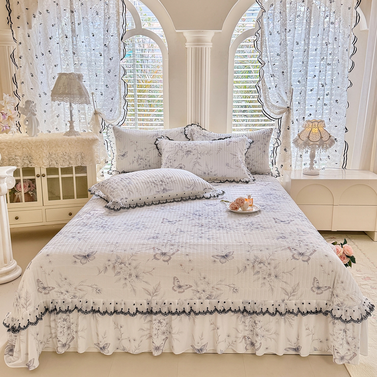 91家纺网 家纺一手货源 找家纺 丝印良品 2026新款凉感丝夹棉床盖款三件套 蝶恋花